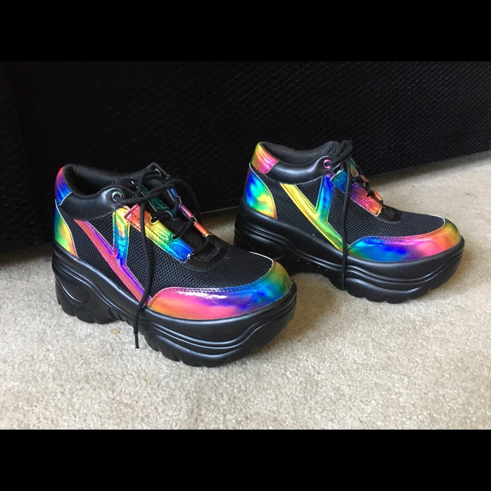 Platform sneakers